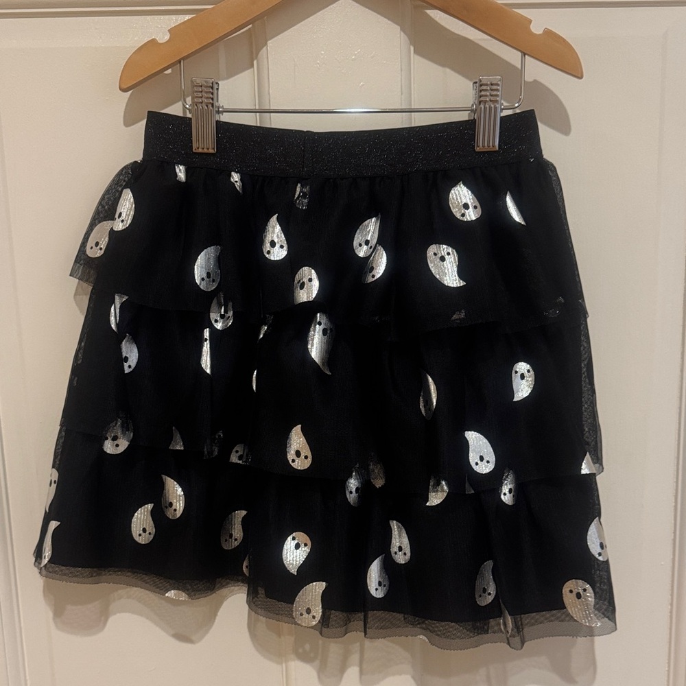 Tiered black tulle skirt with silver ghosts print size M 7/8